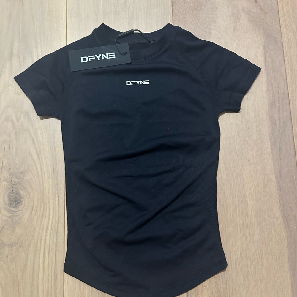 Dfyne women’s impact short sleeve NWT